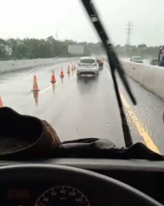 Pemeliharaan Jalan di Tol Semarang-Solo Hati-Hati Jalur Menyempit di KM422B Gedawang