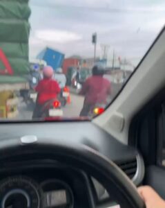 Truk Kontainer Tabrak Truk Boks di Sayung Demak